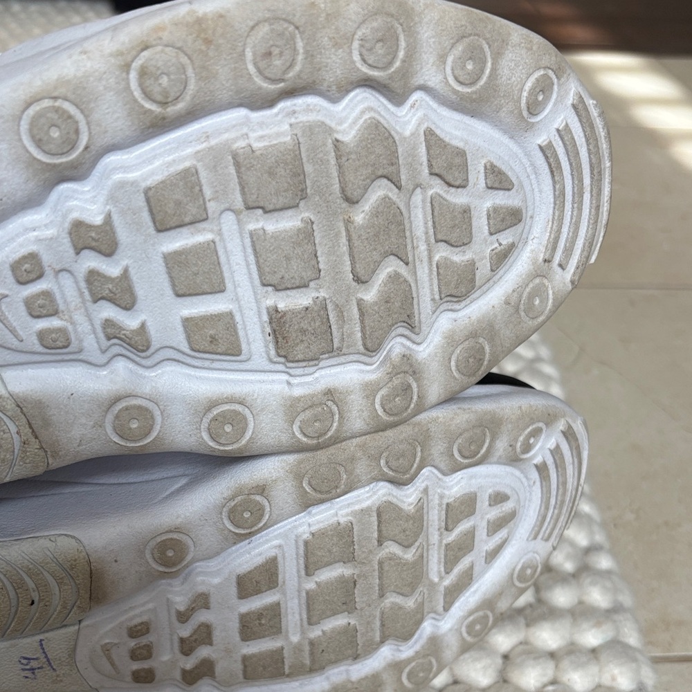 Nike Air Max Black and White Athletic Shoes - Picture 2 of 7